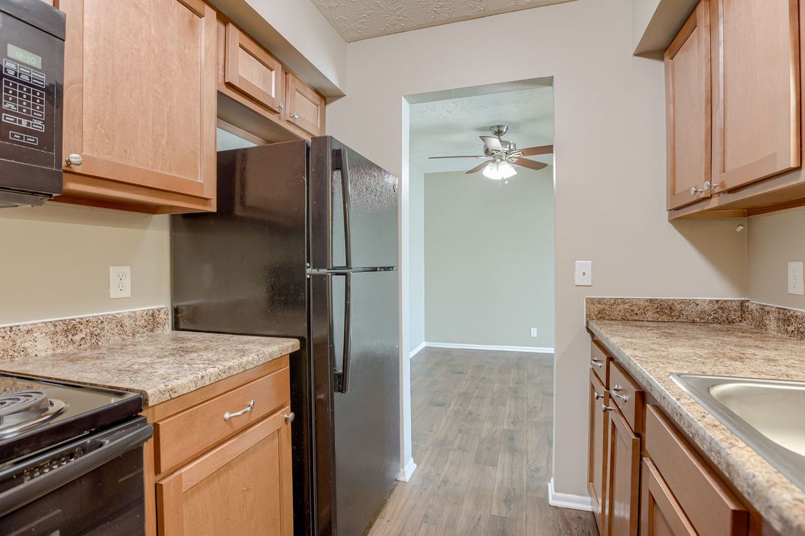 Omaha, NE Evergreen Terrace Apartments | 11A | Kitchen