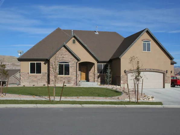 4115 E Clubhouse Ln, Eagle Mountain, UT 84005