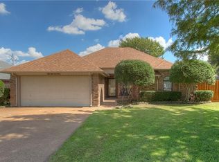 6611 Darcy Ln, Arlington, TX 76001