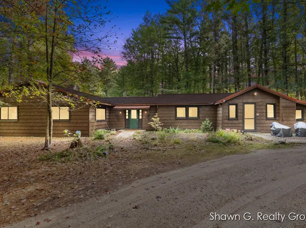 13325 W Pine Lake Rd, Manistee, MI 49660