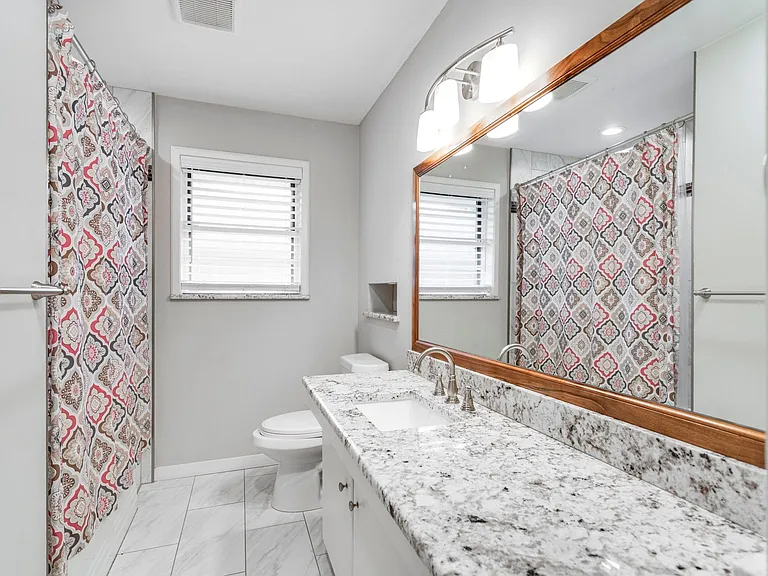 9203 Livenshire Dr — Photo 25