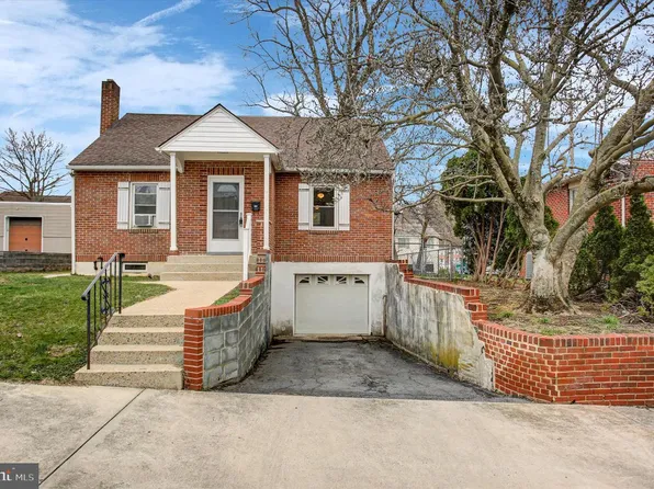 209 Homewood Ave, Waynesboro, PA 17268