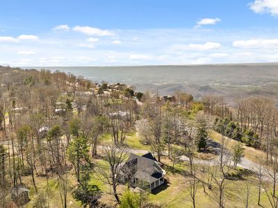 30 Maple Leaf Trl, Lookout Mountain, GA, 30750