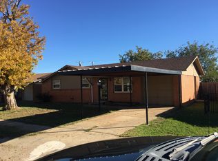 113 J B Ave, Floydada, TX 79235