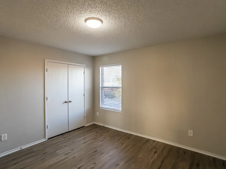 16101 Hollyhill Ct — Photo 15