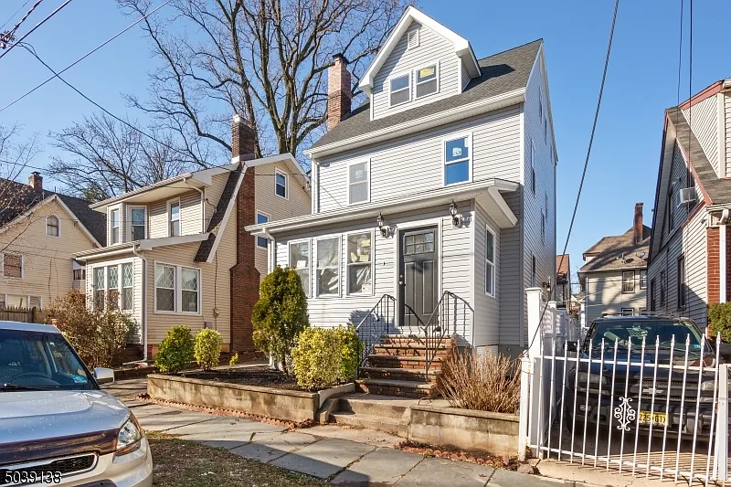 213 Duane St photo 1