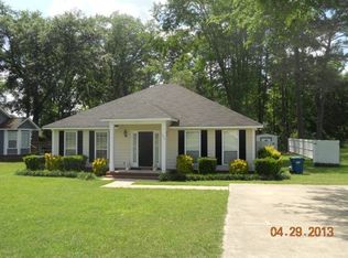 140 Peach Ave S, Leesburg, GA 31763