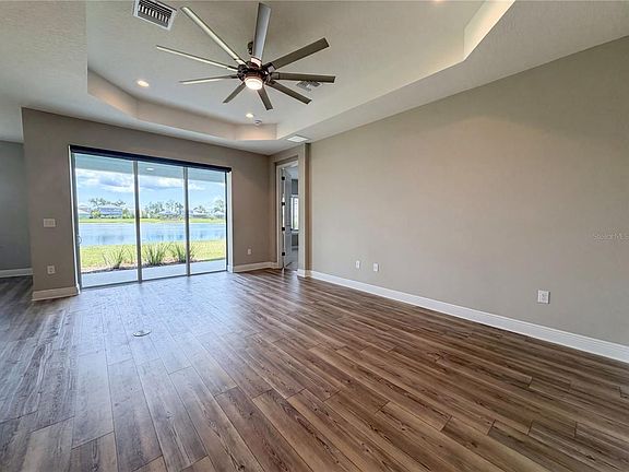 3rd image of 10710 Falling Leaf Ct