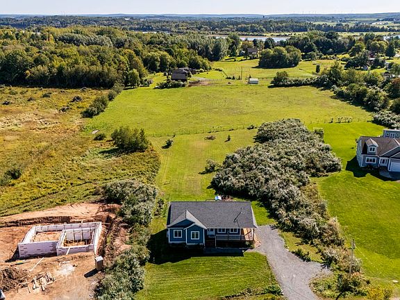 3rd image of 411 Falmouth Dyke Rd