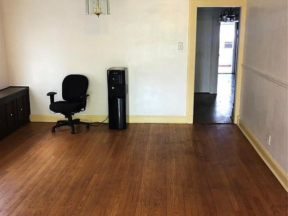 5th image of 3950 Wilmington Ave