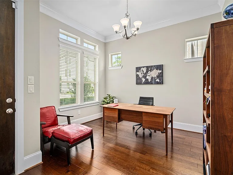1407 Devonshire Manor Ln — Photo 3
