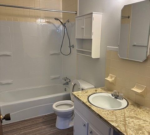 3rd image of 915 S Chapel St APT 1