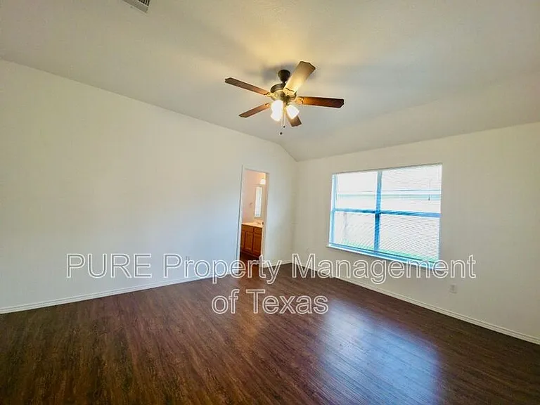 3007 Zachary Ln — Photo 11