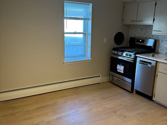 3rd image of 1616 Beld St #1