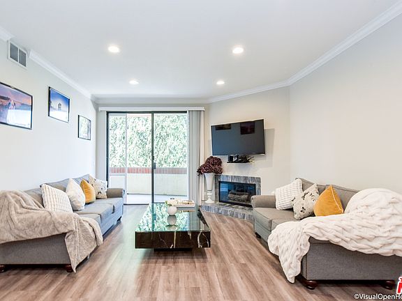 5th image of 14115 Moorpark St APT 102