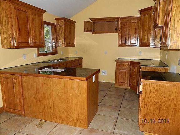 2nd image of 8586 Hidden Valley Dr