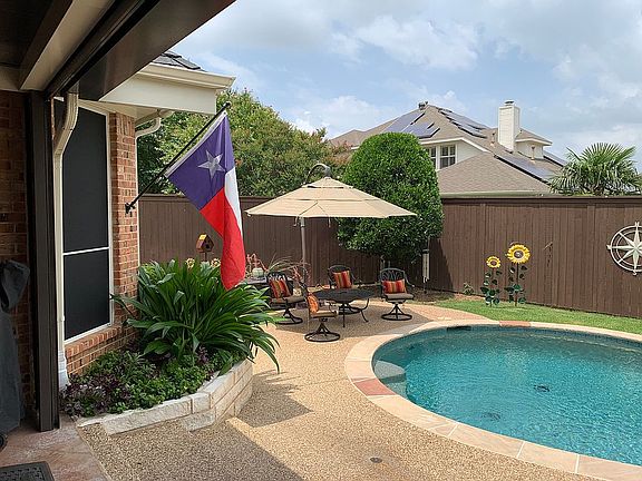3rd image of 2200 Olivia Ln