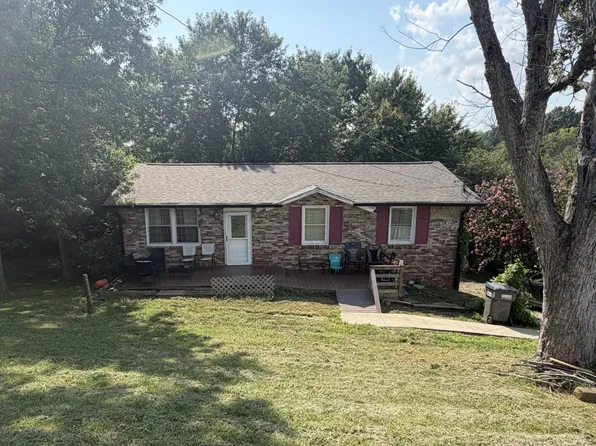 124 Dennis Rd, Hendersonville, TN 37075