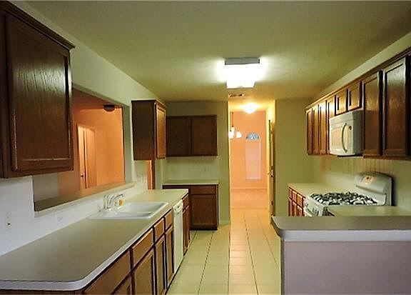 5th image of 8431 Windy Thicket Ln