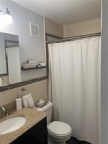5th image of 2540 Shore Blvd APT 14B