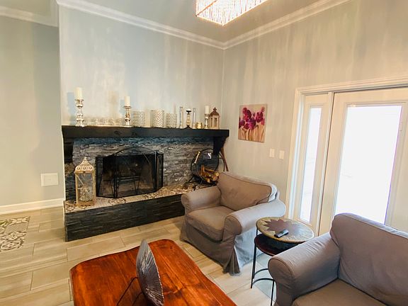 5th image of 5814 Torreon Dr NE