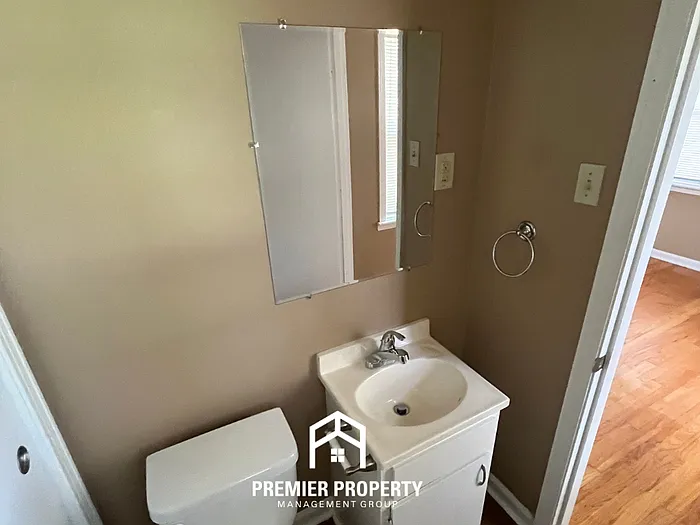 1360 Winfield Rd — Photo 16