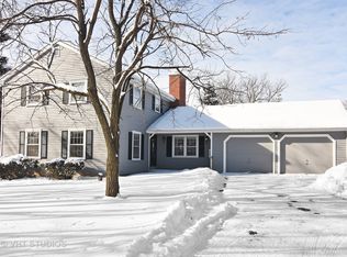 130 Palm Dr, Barrington, IL 60010