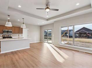 1012 Heritage Trl, Solon, IA 52333
