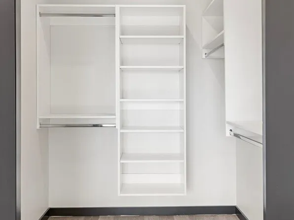 130-132 Mallory Avenue image 8 of 12