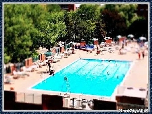 Sold by Remax City Square | media 10