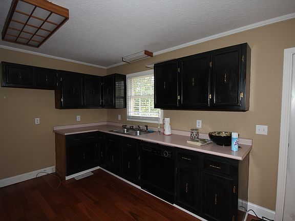 3rd image of 132 Davidson Ln