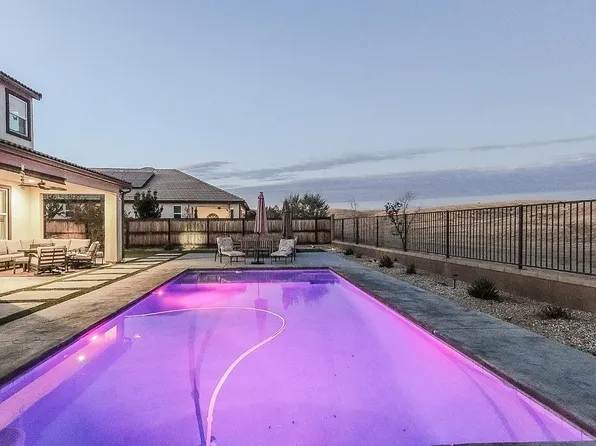 4475 Crown Bluffs Dr, Madera, CA 93636