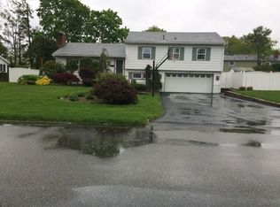 409 Algonquin Dr, Warwick, RI 02888