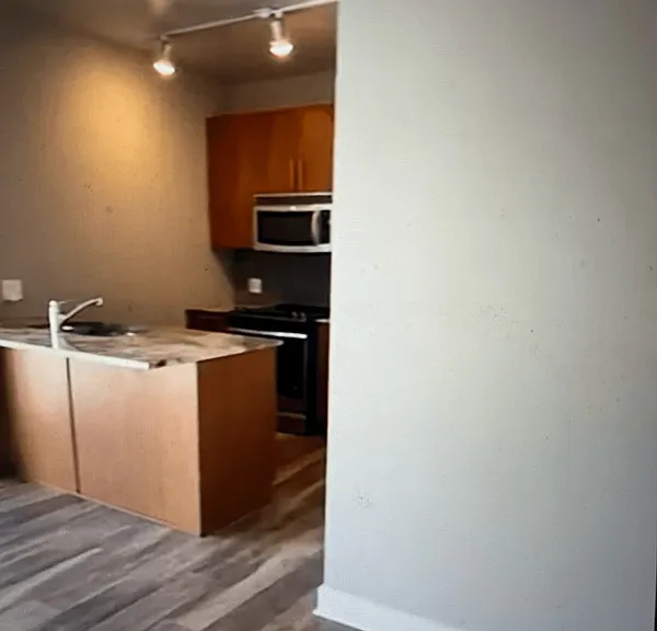 11 W Grand Ave — Photo 1