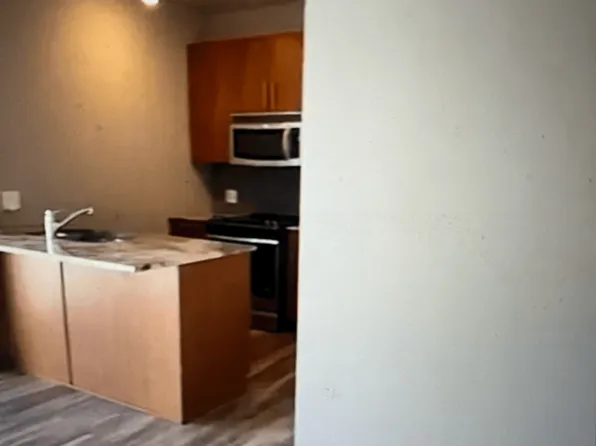 11 W Grand Ave, Chicago, IL 60654
