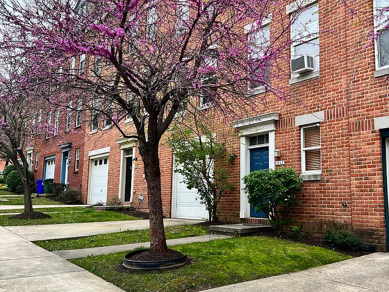 1607 E Fairmount Ave — Photo 1