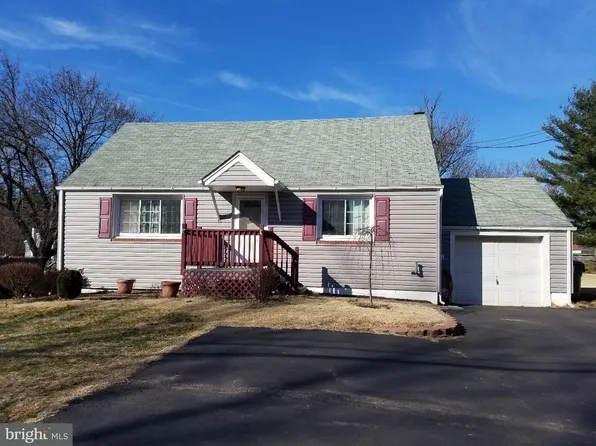 955 Bridge Rd, Collegeville, PA 19426