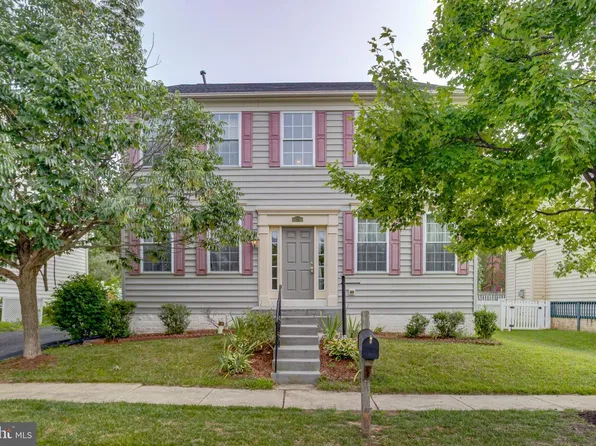 221 Seamaster Rd, Essex, MD 21221
