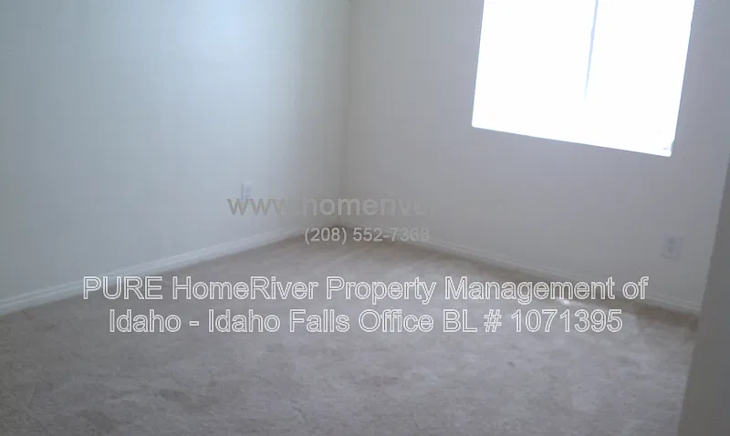 4 bed, 2.0 bath, 2080 sqft, $2,300 — Photo 4