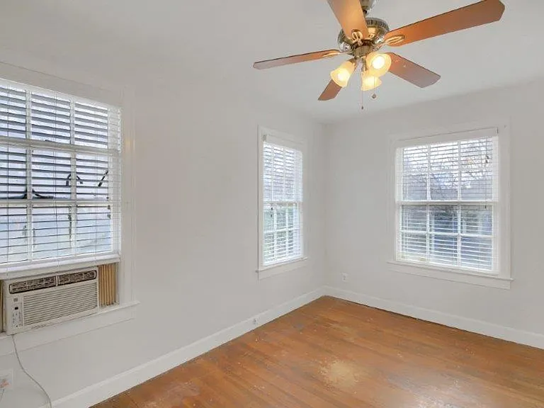 3211 Tom Green St #A — Photo 13