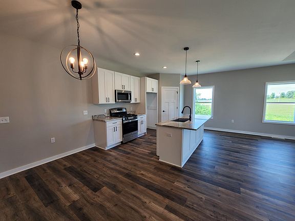 4th image of 940-946 Kings Dr
