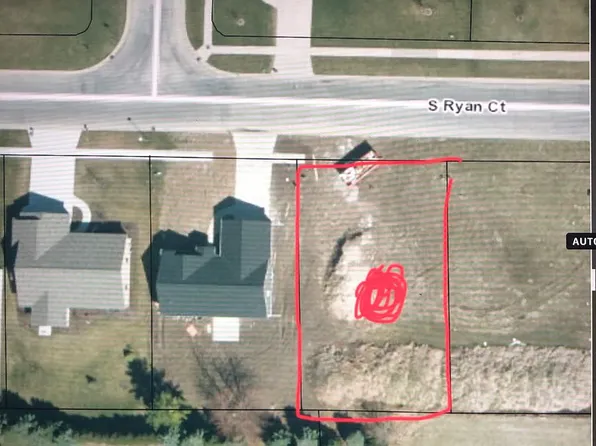 2198 S Ryan Ct, Bay City, MI 48706