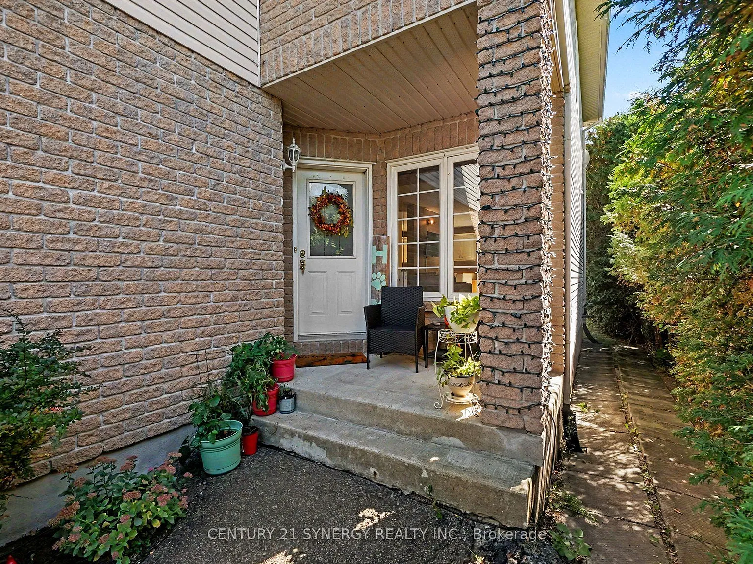 3 bed, $2,400 — Photo 2