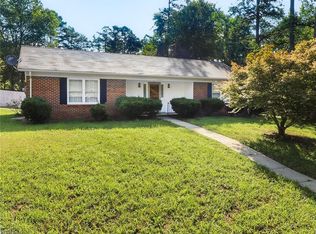 2101 Smokeridge Ln, Greensboro, NC 27407