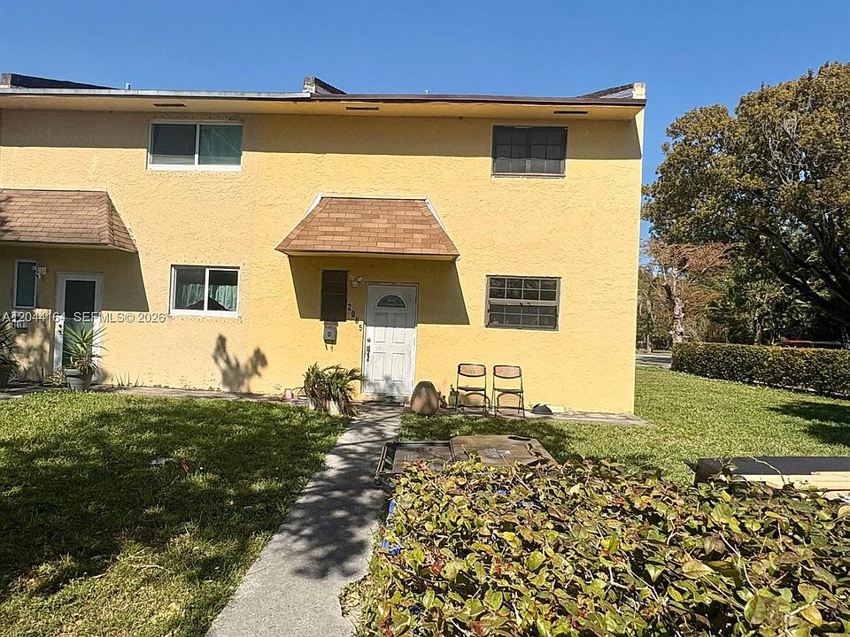 1st image of 2065 NE 139th St