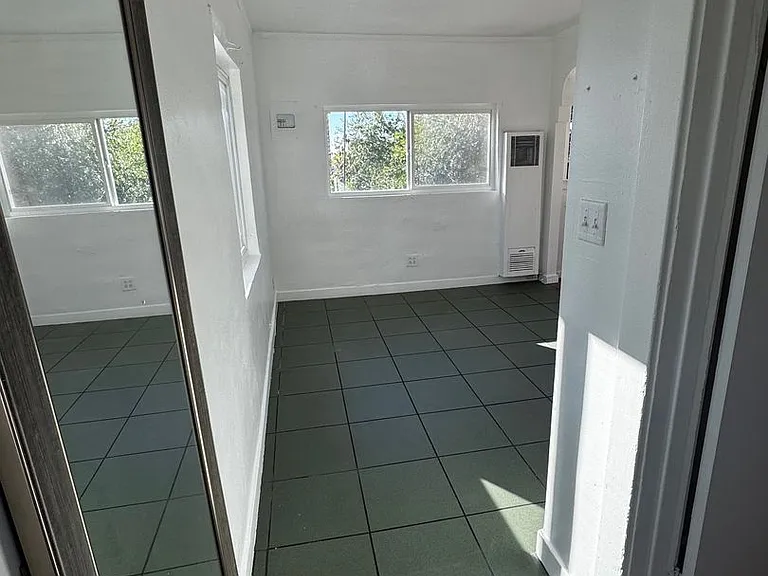 3940 Dobinson St — Photo 3