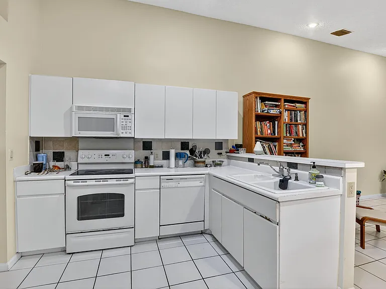 20803 Cabrillo Way — Photo 11