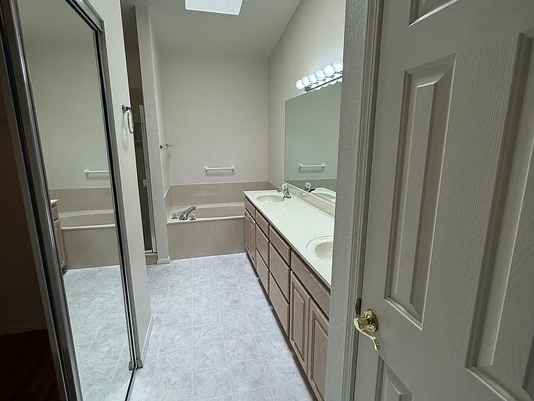 480 S Sawmill Gardens Dr — Photo 8