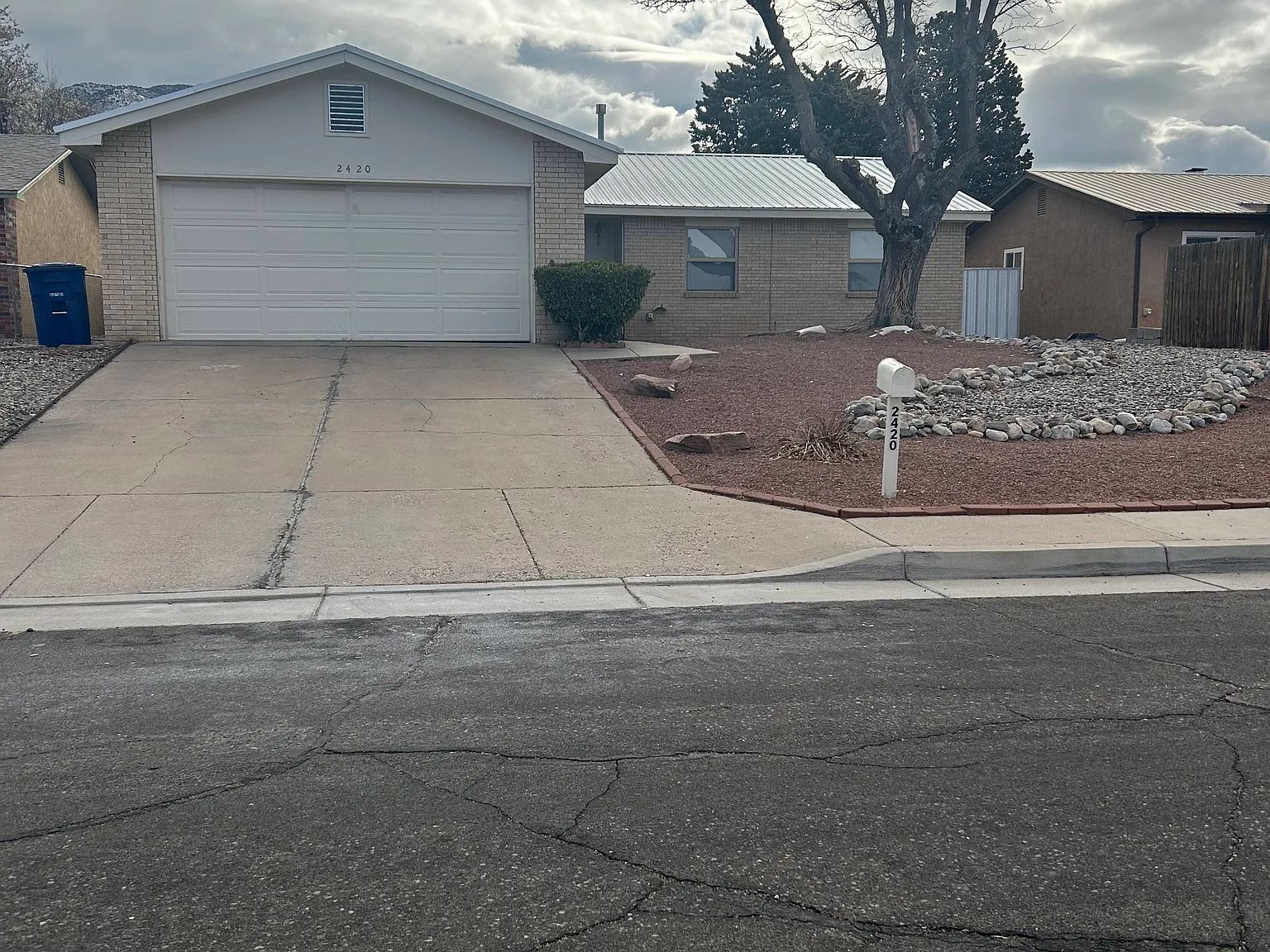3 bed, 1500 sqft, $1,950 — Photo 1