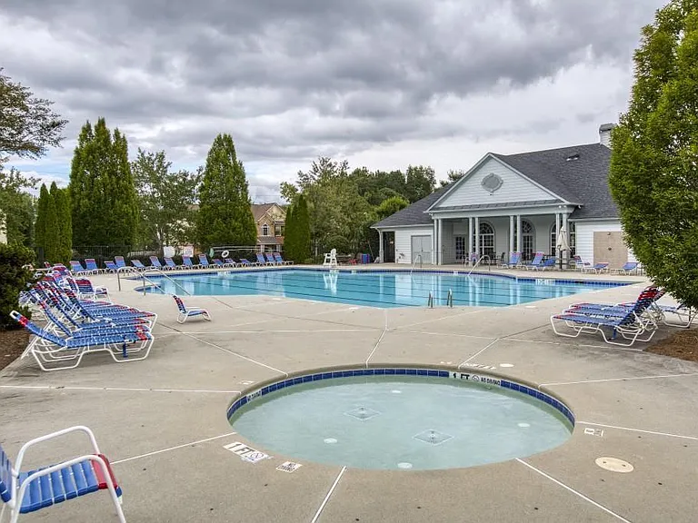 8155 Cavendish Pl — Photo 32